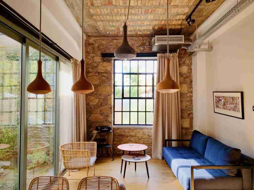 מלונות מומלצים באתונה:  מלון The Foundry Suites 