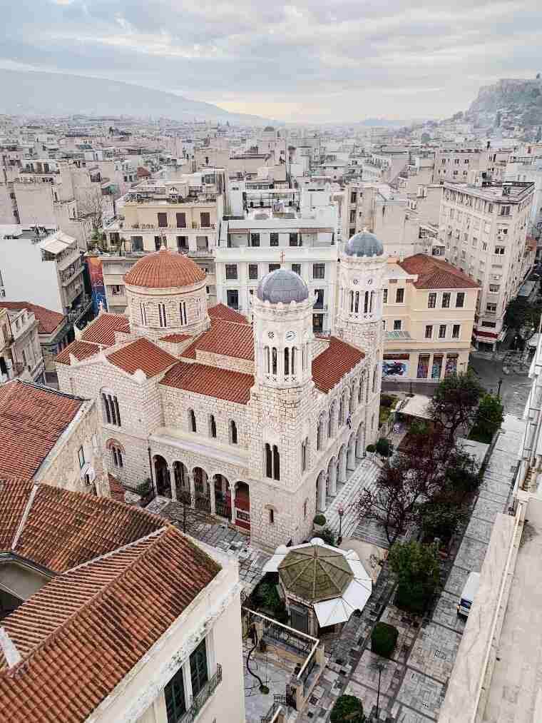 הנוף מגג מלון הפינקל באתונה