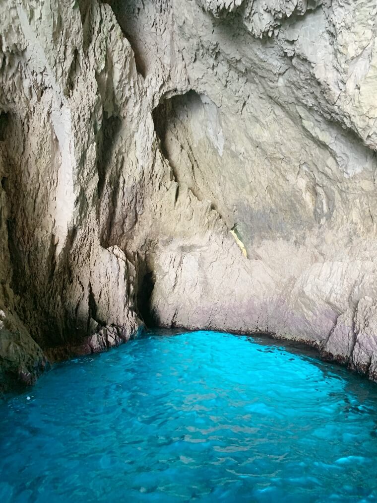 האי זקינטוס - המערות הכחולות
