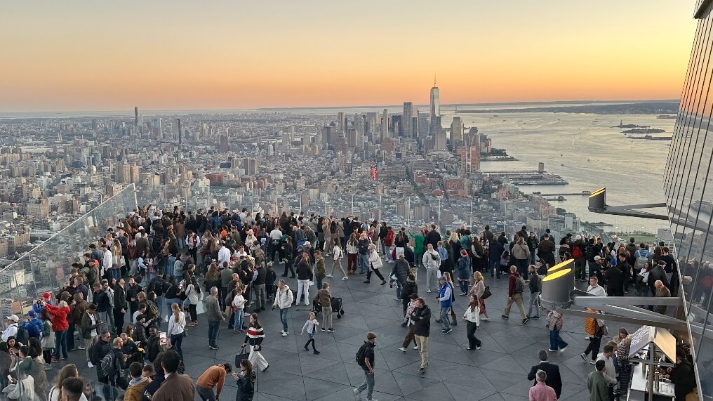 The Edge, תצפית מהמרפסת בניו יורק