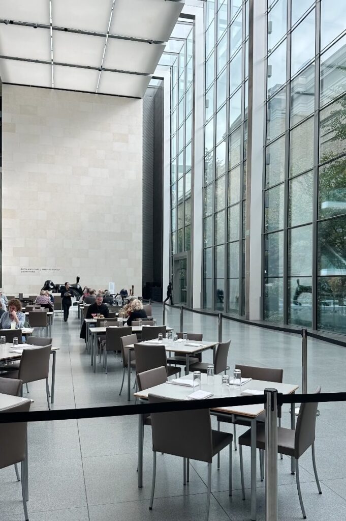 המוזיאון לאמנויות יפות (Museum of Fine Arts - MFA) 